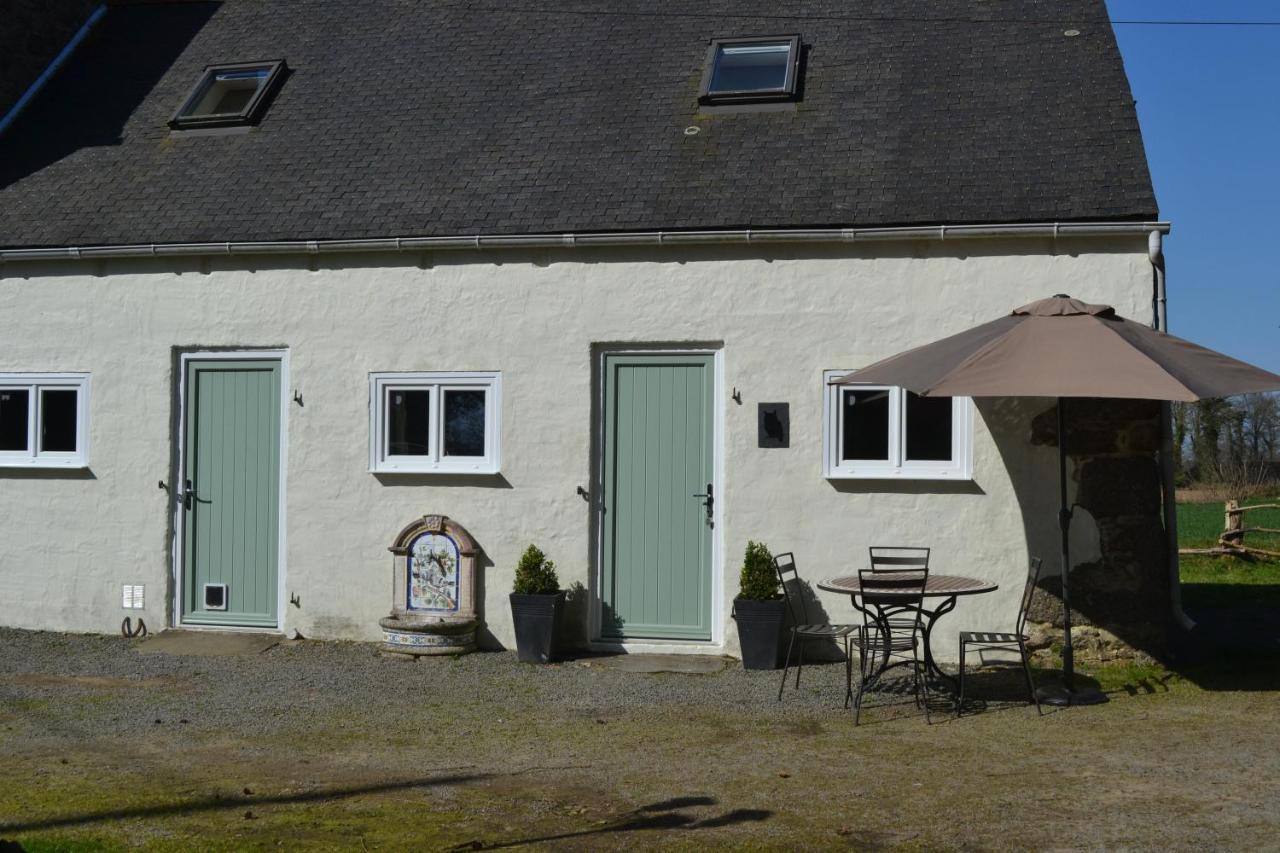 Le Hibou Noir Vila Bégard Exterior foto